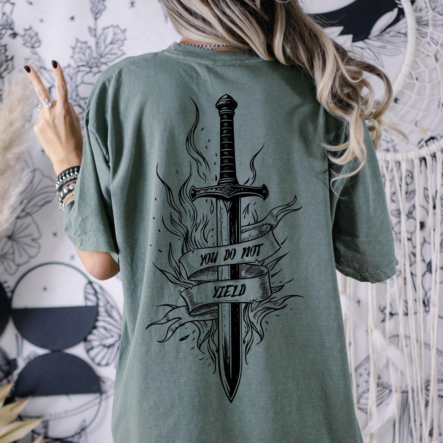 You do Not Yield T-Shirt | Throne of Glass